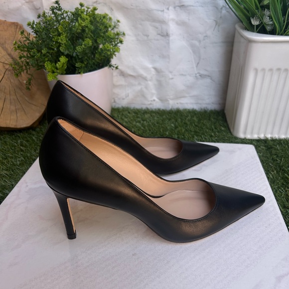 Stuart Weitzman Anny Pointed-Toe Slip-On
Pumps black 75 women size 5 New - Picture 12 of 17